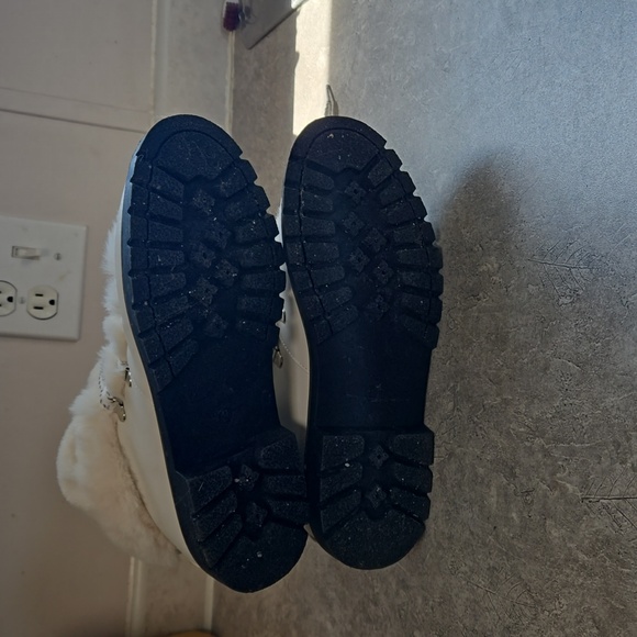 Fashion Boots - Picture 3 of 5